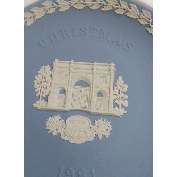 Jasperware Wedgewood Christmas Plate With Box 1981 England - Picture 2 of 5